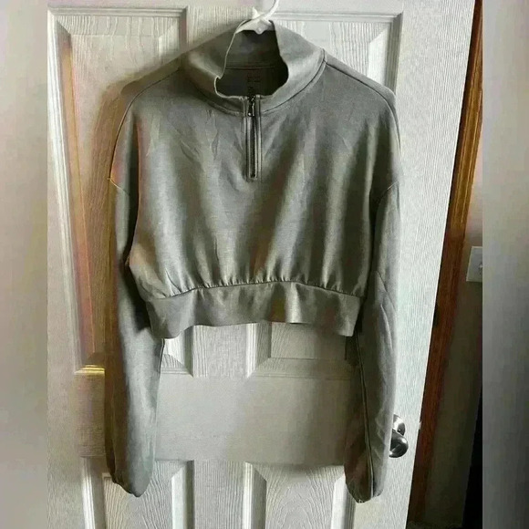 Gilly Hicks Hollister Women's XS Crop Sweater Long Sleeve Mock Neck Size XS - Picture 4 of 6